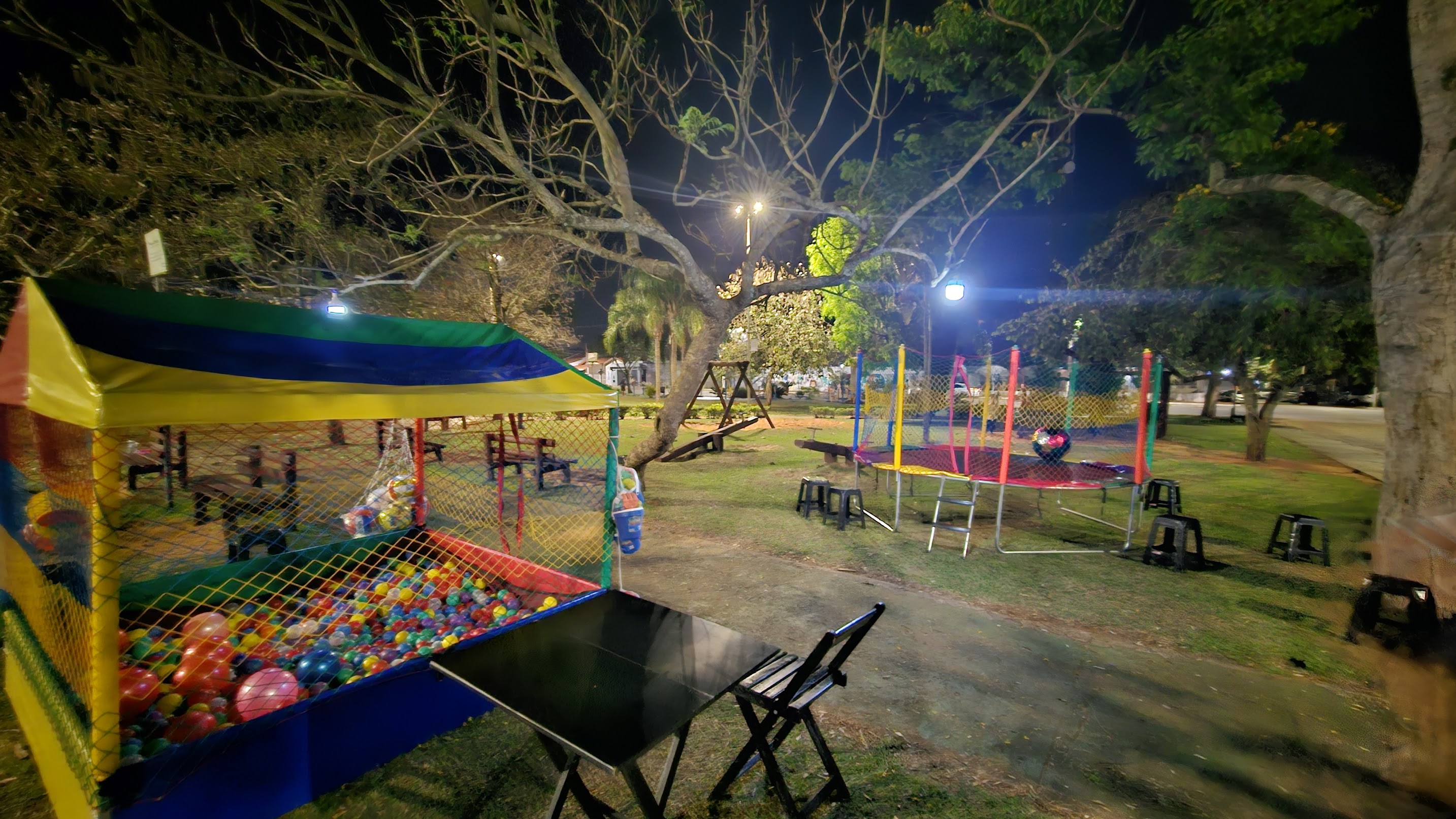 Pula-pula em Tatuí – Cama elástica Happy Day na Praça do Carroção